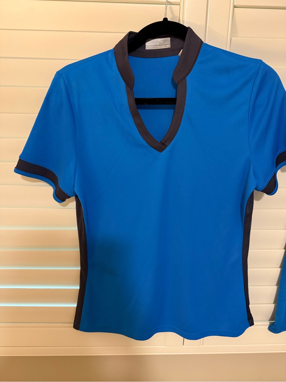 Callaway Blue Short Sleeve V-Neck Top with Black Trim